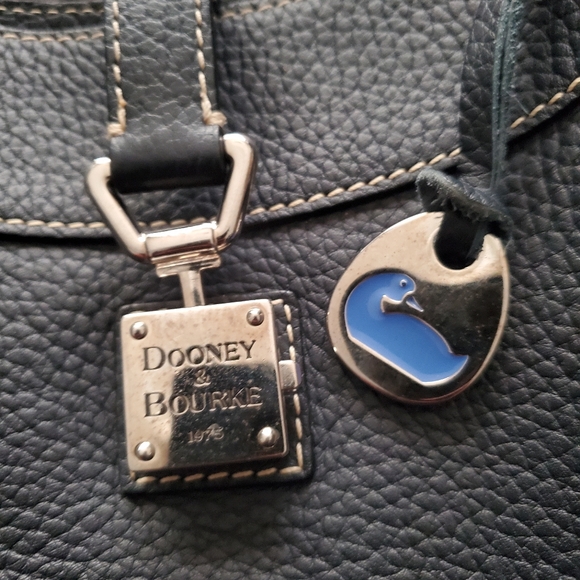 💯 authentic Dooney & Bourke - Picture 3 of 14